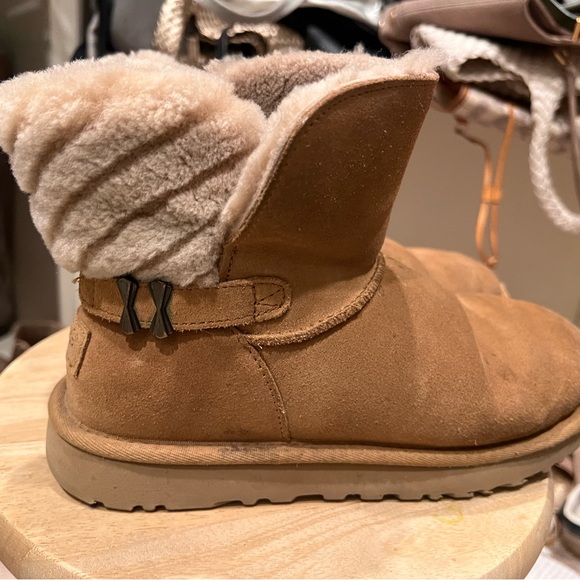 UGG boots - Picture 1 of 10